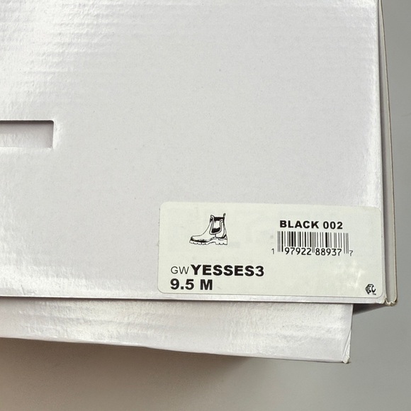 GUESS Women's Yesses Triple Triangle Lug Sole Gore Chelsea Boots- Size 9.5 - Picture 4 of 8